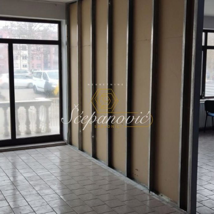 Lokal Izdavanje Novi Sad  145 m2