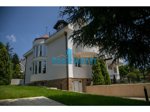 Kuća Prodaja Beograd Banovo Brdo 260 m2