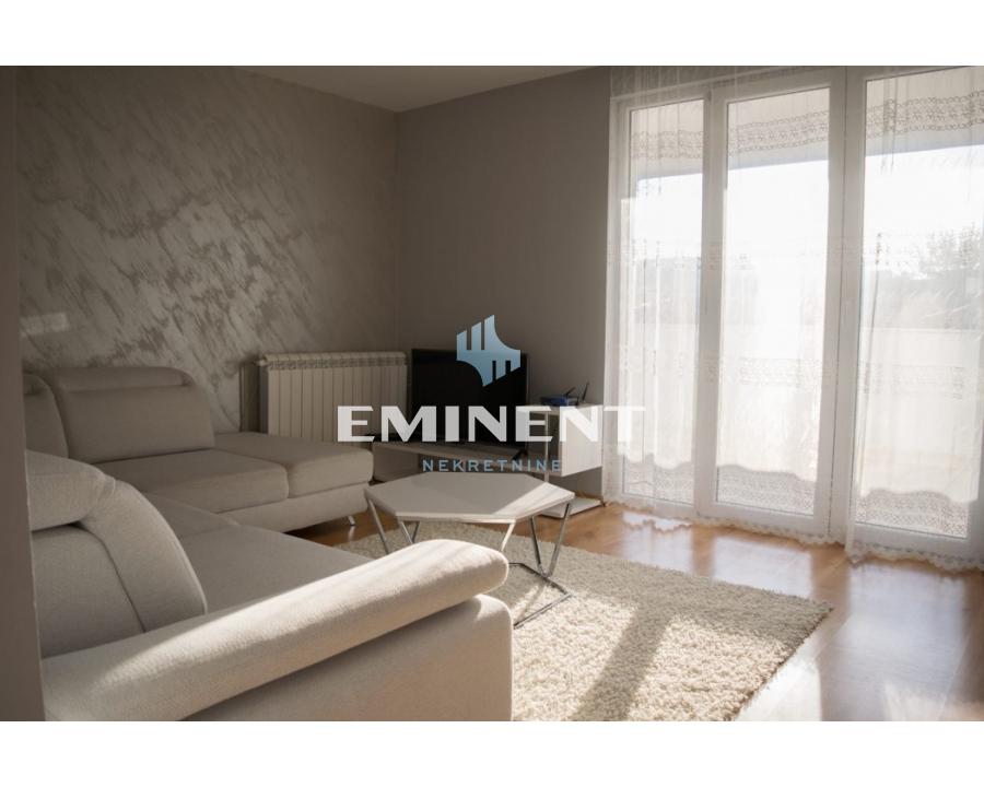 Kuća Prodaja Beograd Kuća Prodaja Beograd Ledine 200 m2