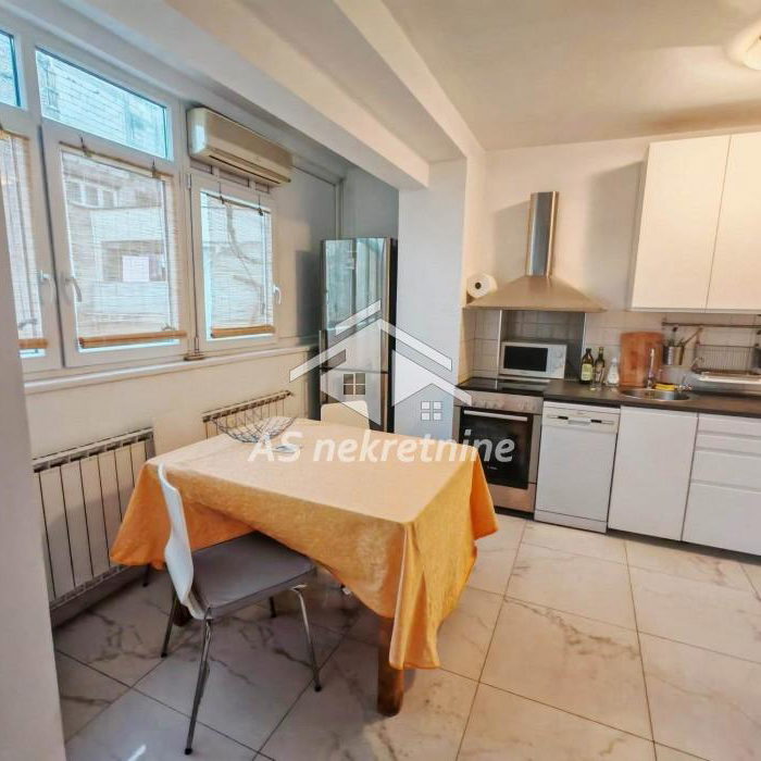Stan Izdavanje Beograd Kalenić Pijaca 73 m2