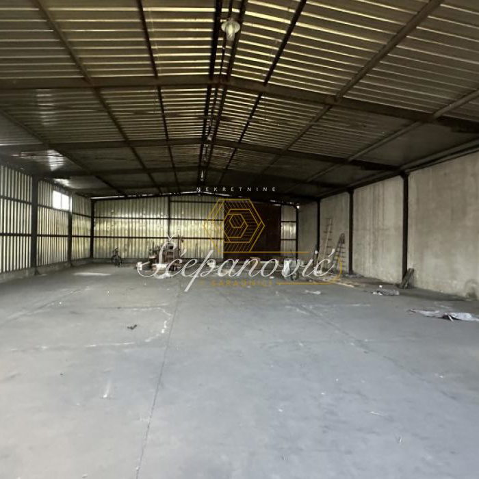 Lokal Izdavanje Novi Sad  664 m2