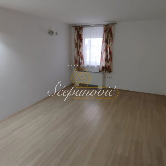 Kuća Prodaja Novi Sad  795 m2