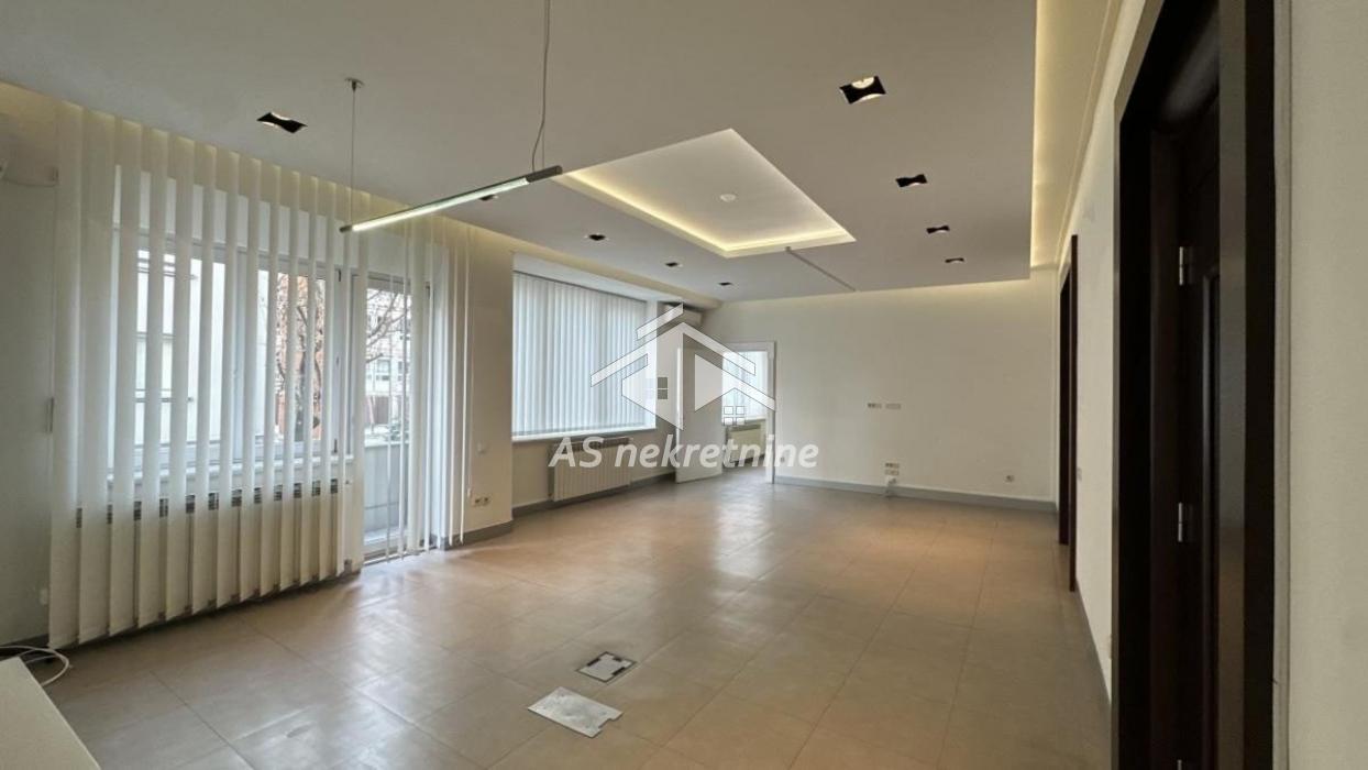 Višesoban stan za izdavanje, Kalenić Pijaca, Beograd, 223m², 2.400 €/mes
