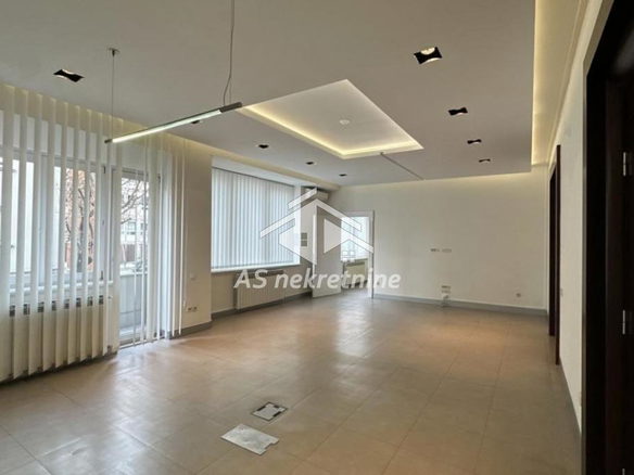 Stan Izdavanje Beograd Kalenić Pijaca 223 m2