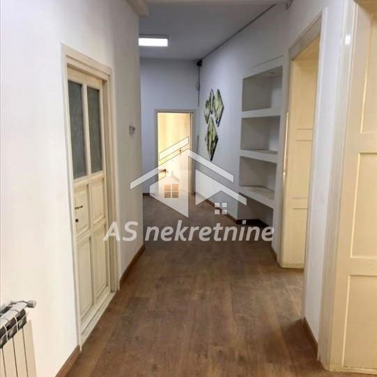 Četvorosoban stan za izdavanje, Zeleni Venac, Beograd, 107m², 1.400 €/mes