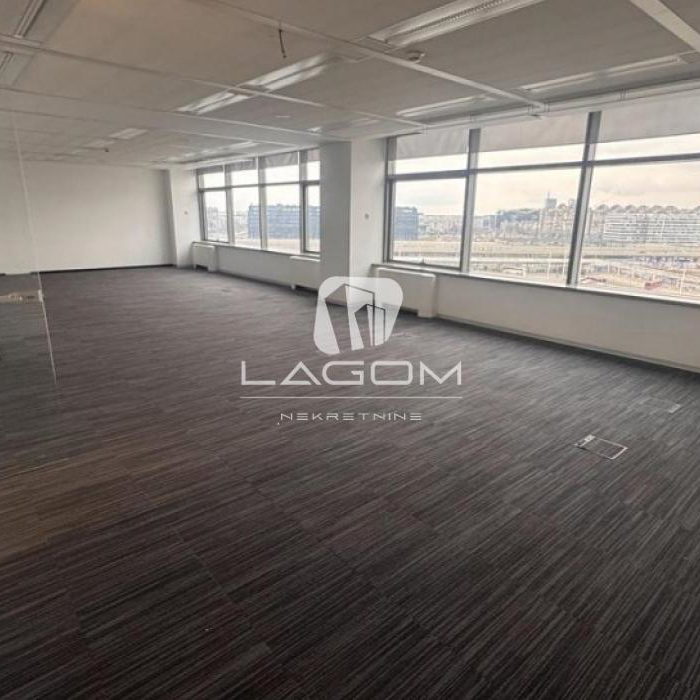 Lokal za izdavanje, Blok 67 – Belville, Beograd, 838m², 8. sprat, 15.595 €/mes