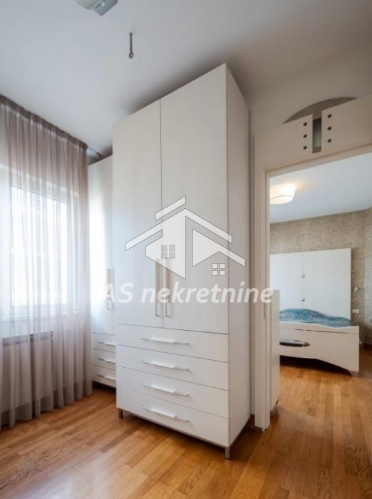 Trosoban stan na prodaju, Banovo Brdo, Beograd, 150m², 480.000 €