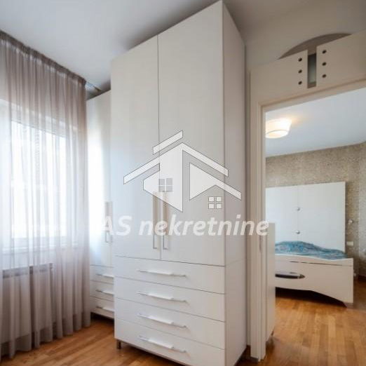 Trosoban stan na prodaju, Banovo Brdo, Beograd, 150m², 480.000 €