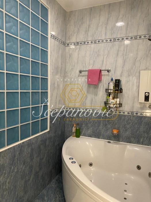 Četvorosoban stan na prodaju, Centar, Novi Sad, 132m², 390.000 €