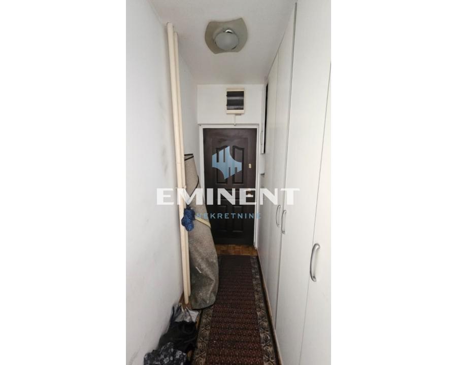 lokali-prodaja-beograd-e7O757pLwM Četvorosoban stan na prodaju, Crveni Krst, Beograd, 72m², 195.000 €
