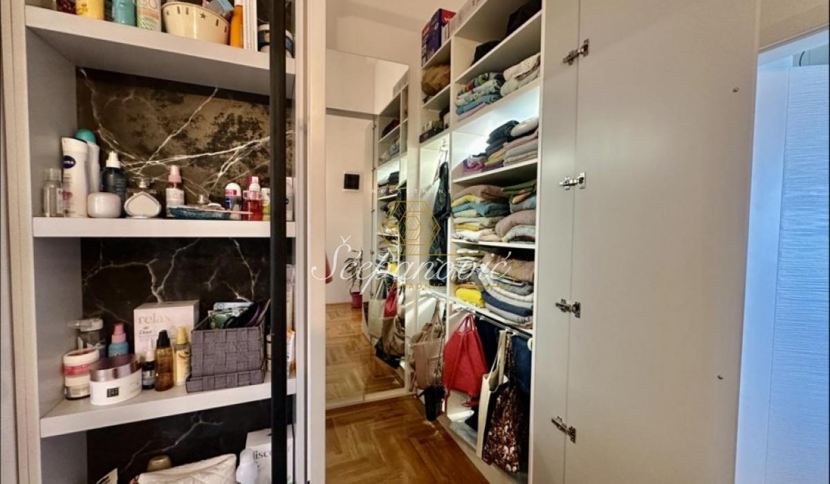 lokali-prodaja-beograd-fBzfo8fnZp Četvorosoban stan na prodaju, Telep, Novi Sad, 157m², 350.000 €