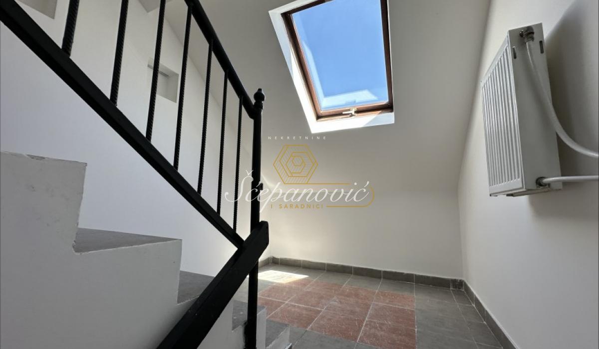 lokali-prodaja-beograd-g2uLUkp2PG Trosoban stan na prodaju, Bulevar Patrijarha Pavla, Novi Sad, 60m², 135.000 €