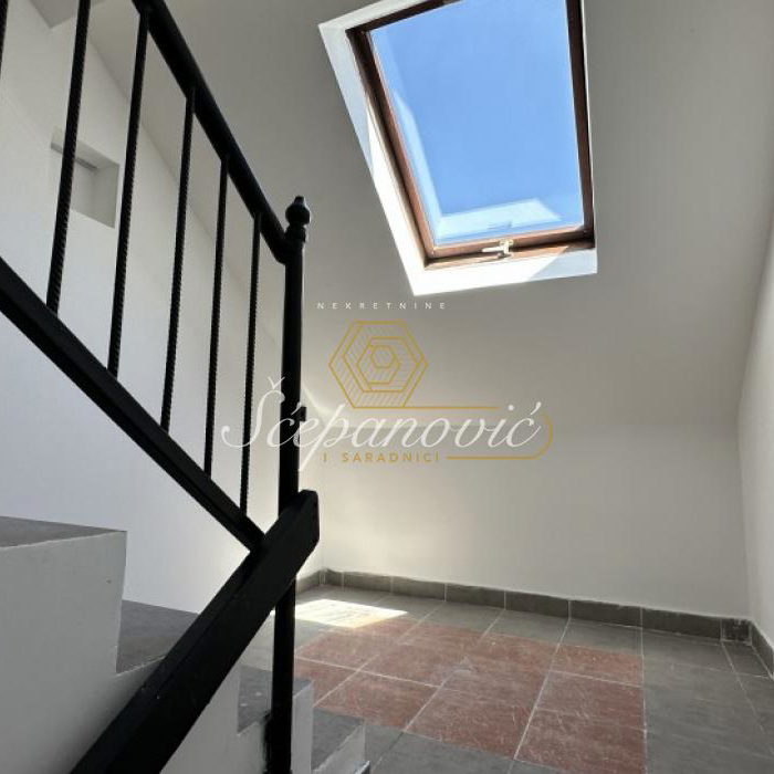 Trosoban stan na prodaju, Bulevar Patrijarha Pavla, Novi Sad, 60m², 135.000 €