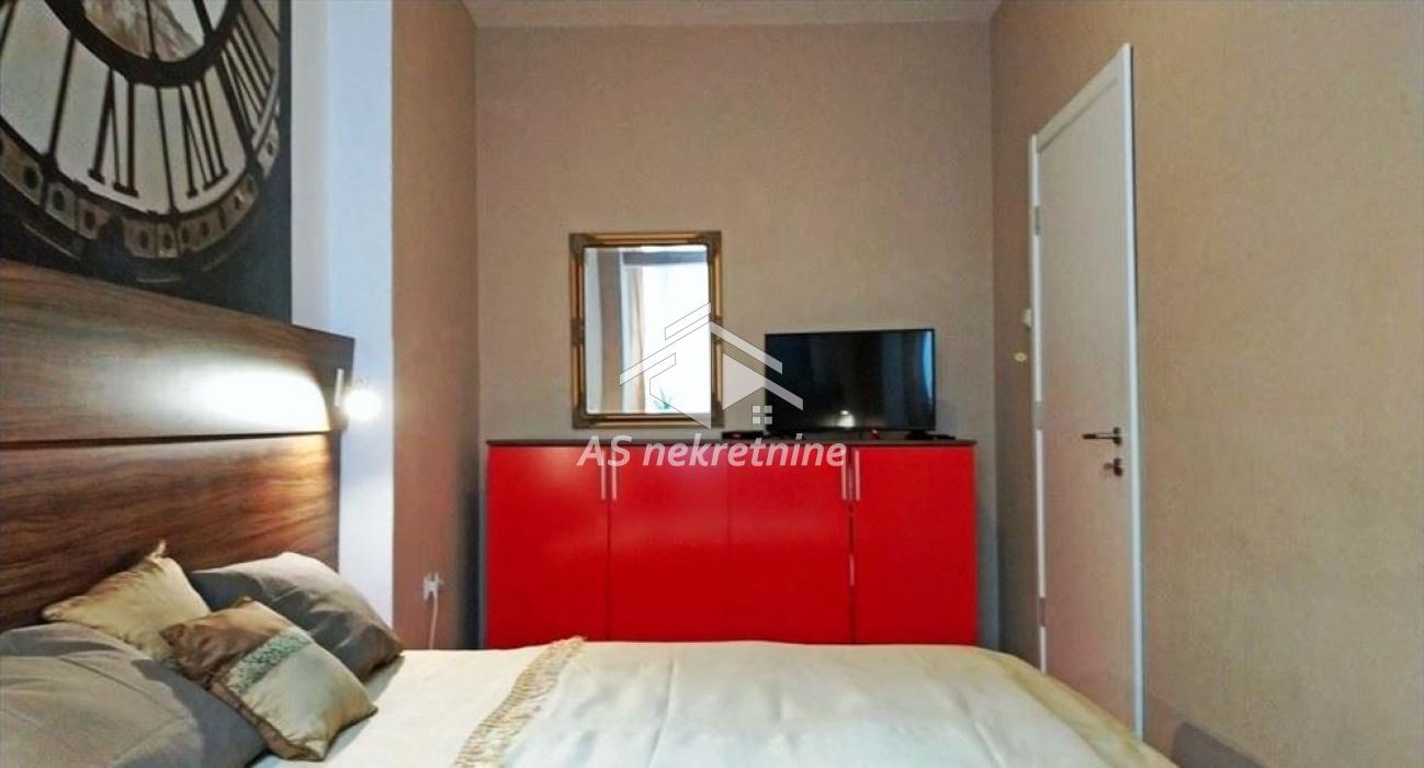 lokali-prodaja-beograd-h4UAB3AklW Trosoban stan za izdavanje, London, Beograd, 100m², 1.750 €/mes
