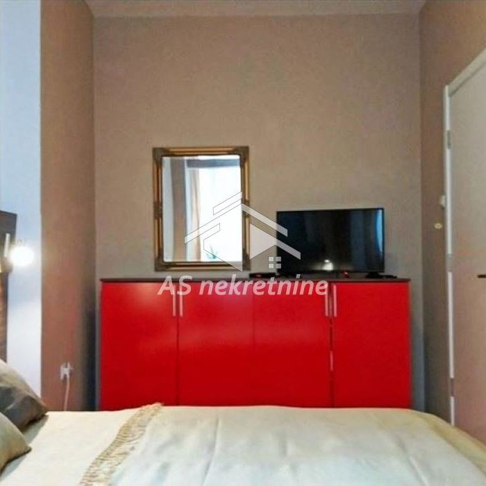 Trosoban stan za izdavanje, London, Beograd, 100m², 1.750 €/mes