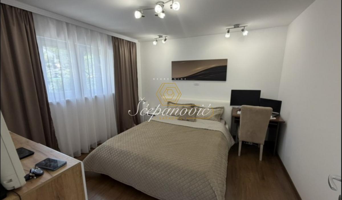 Kuća na prodaju, Alibegovac, Novi Sad, 212m², 450.000 €