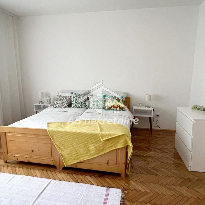 Stan Izdavanje Beograd Kalenić Pijaca 67 m2