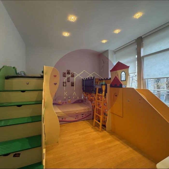 Trosoban stan za izdavanje, Vukov Spomenik, Beograd, 125m², 2.200 €/mes