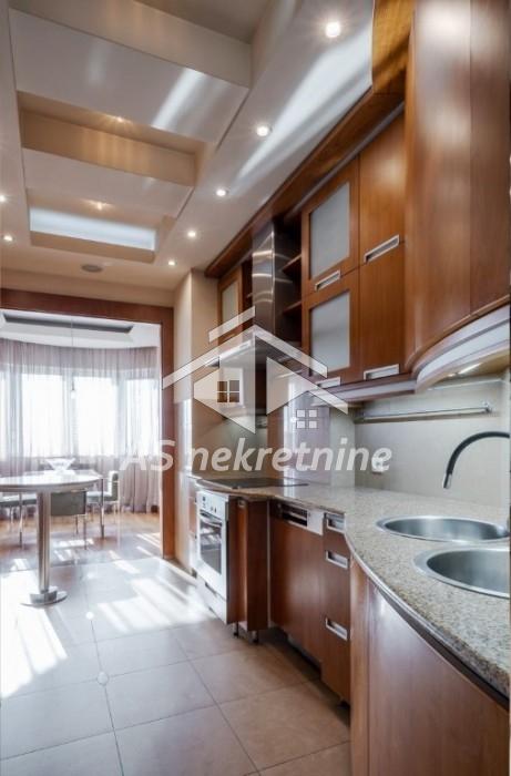 Stan Prodaja Beograd Banovo Brdo 150 m2