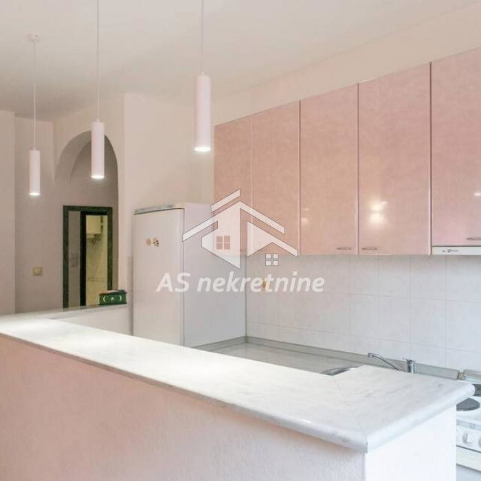 Stan Izdavanje Beograd Đeram Pijaca 46 m2