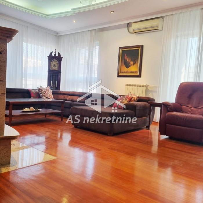 Stan Izdavanje Beograd Dorćol 120 m2