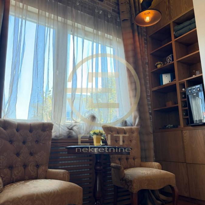 Četvorosoban stan na prodaju, Socijalno, Novi Sad, 110m², 345.000 €