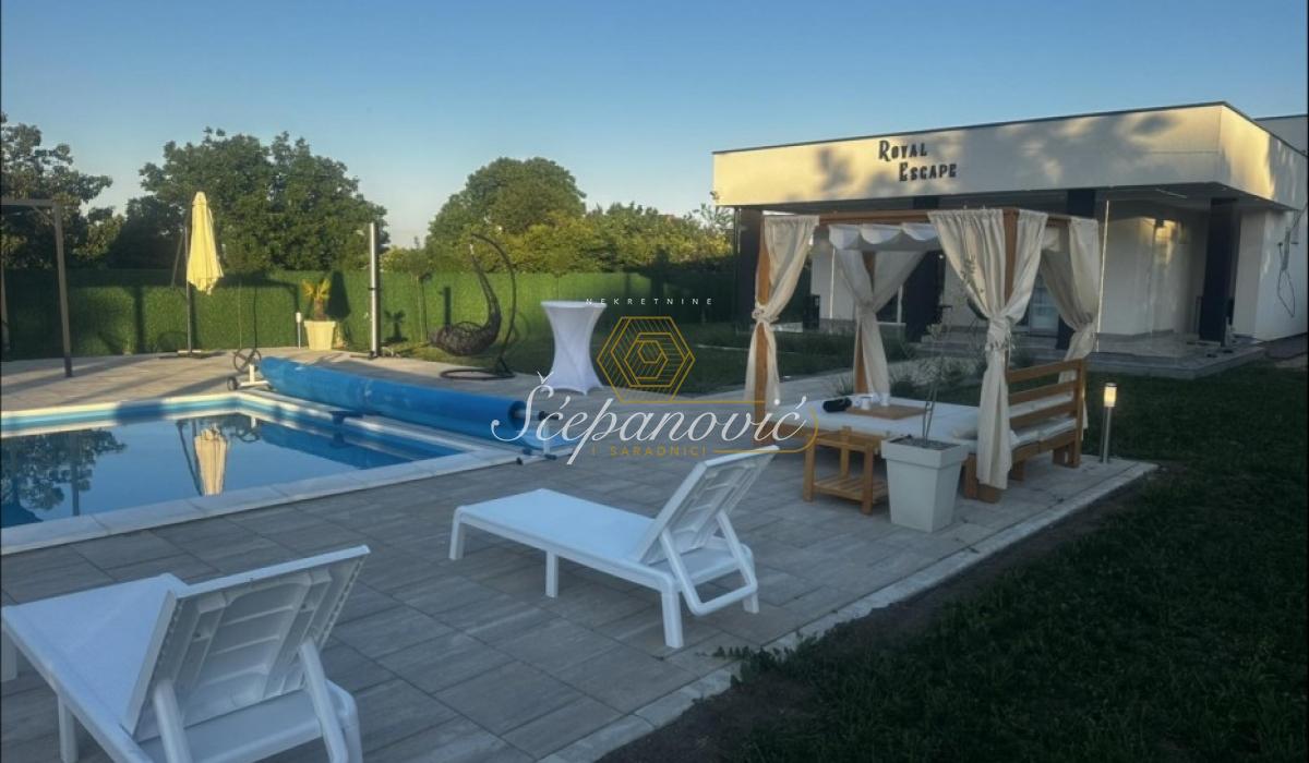 Kuća na prodaju, Čortanovci, Inđija, 2144m², 250.000 €