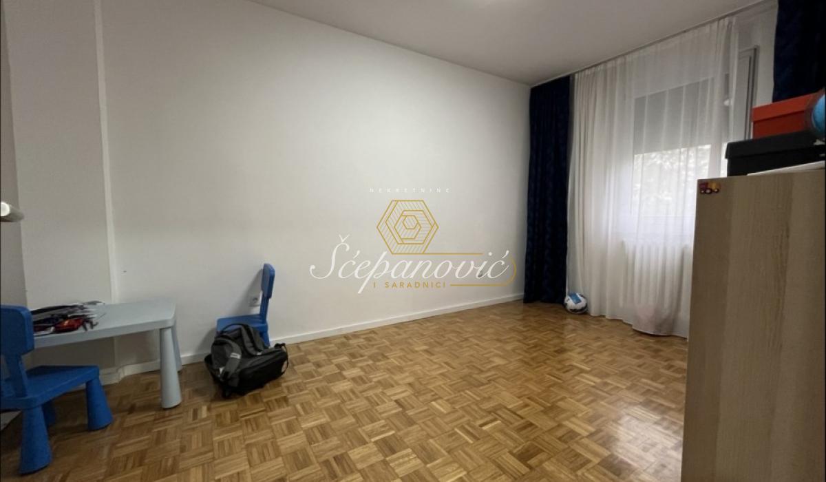 lokali-prodaja-lhvvKw8ALM Stan Prodaja Novi Sad 96 m2