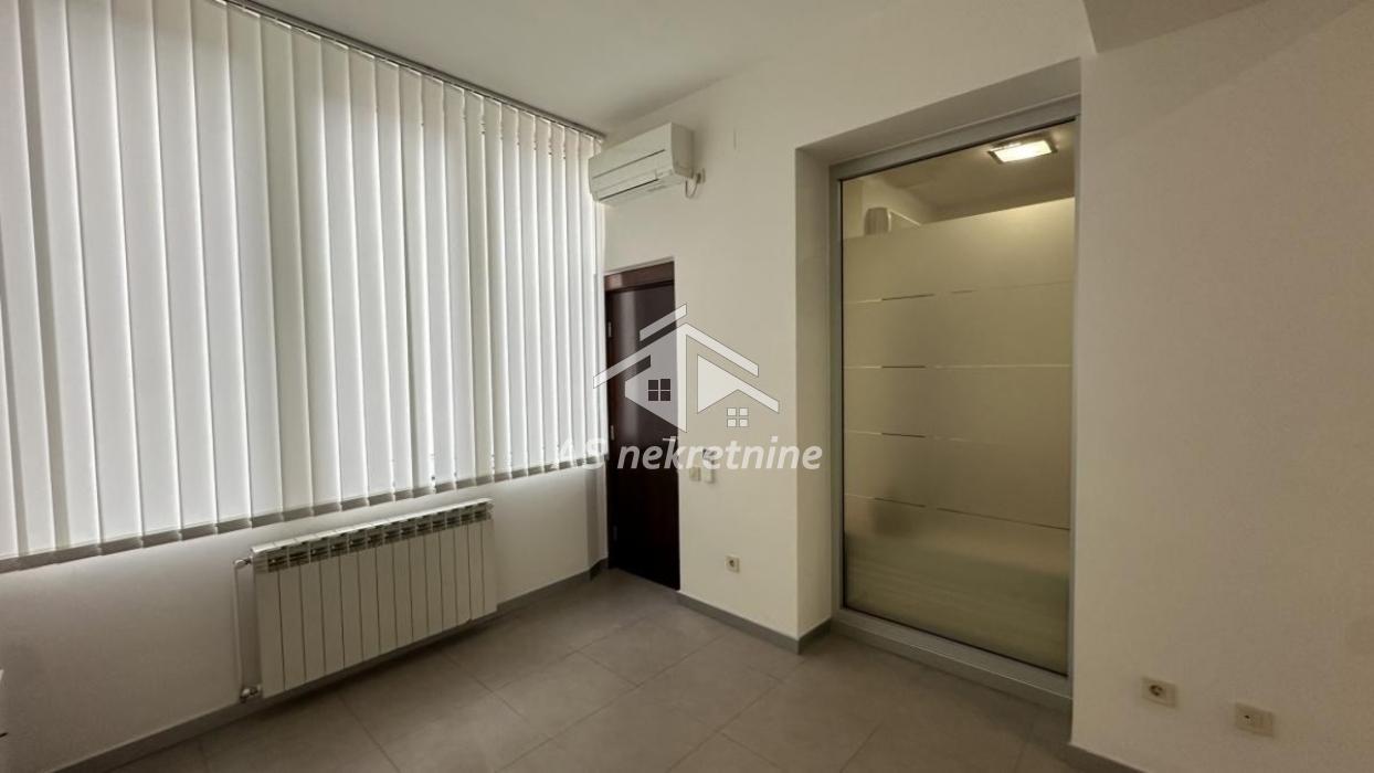 Višesoban stan za izdavanje, Kalenić Pijaca, Beograd, 223m², 2.400 €/mes