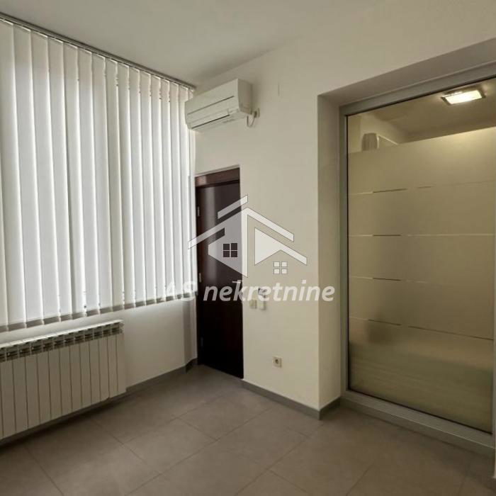 Višesoban stan za izdavanje, Kalenić Pijaca, Beograd, 223m², 2.400 €/mes