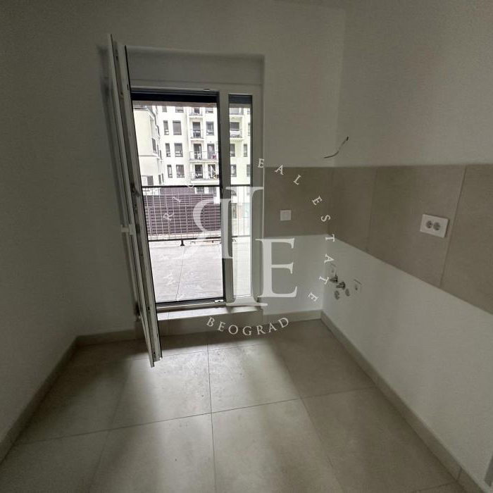 Trosoban stan na prodaju, Tošin Bunar, Beograd, 84m², 335.840 €