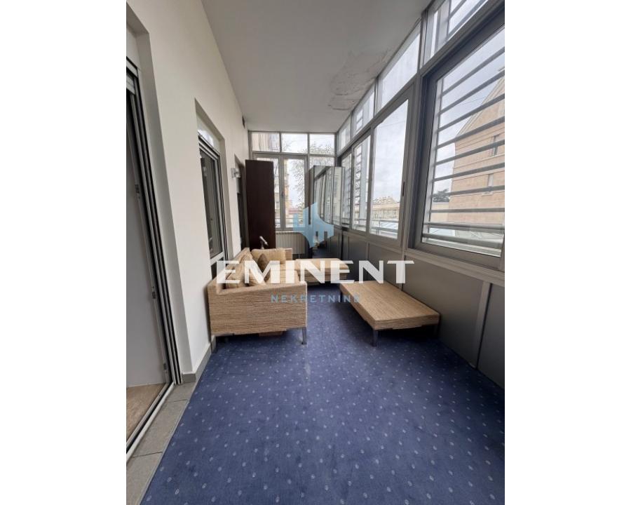 Trosoban stan za izdavanje, Vukov Spomenik, Beograd, 125m², 1.800 €/mes