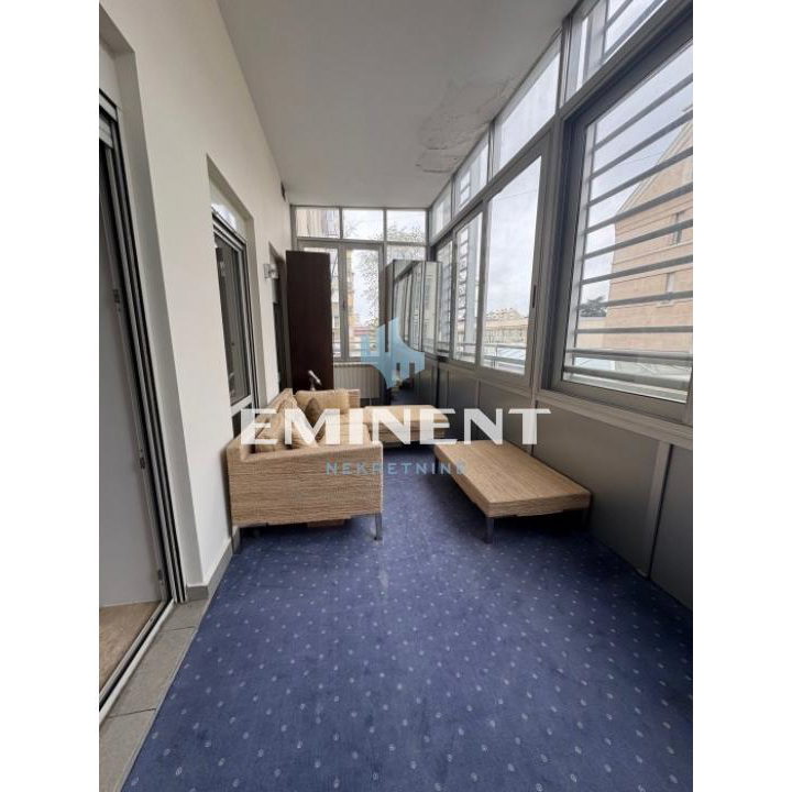 Trosoban stan za izdavanje, Vukov Spomenik, Beograd, 125m², 1.800 €/mes