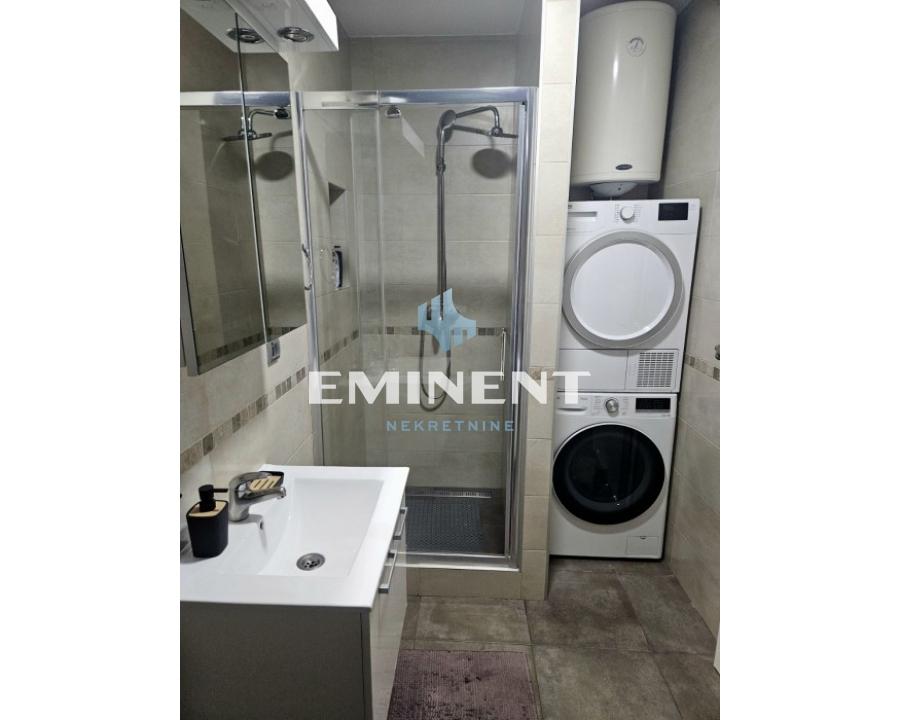 lokali-prodaja-rm2KAWt2Iw Trosoban stan za izdavanje, Gornji Grad, Beograd, 63m², 850 €/mes