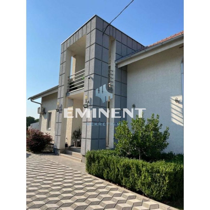 Kuća Prodaja Stara Pazova  342 m2