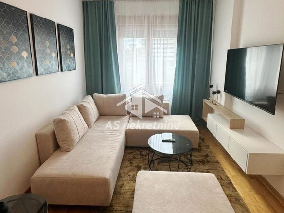Stan Izdavanje Beograd Južni Bulevar 49 m2