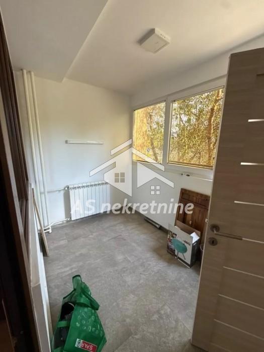 Četvorosoban stan za izdavanje, Blok 22, Beograd, 91m², 1.300 €/mes