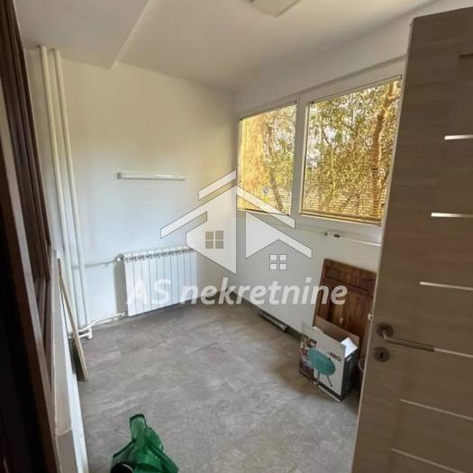 Četvorosoban stan za izdavanje, Blok 22, Beograd, 91m², 1.300 €/mes