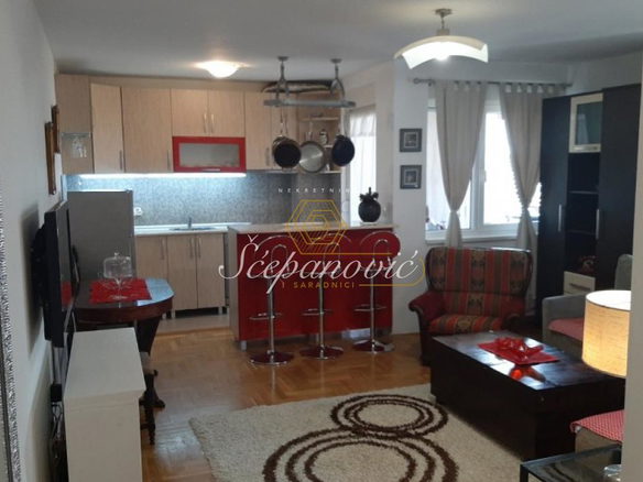 Stan Izdavanje Novi Sad  44 m2