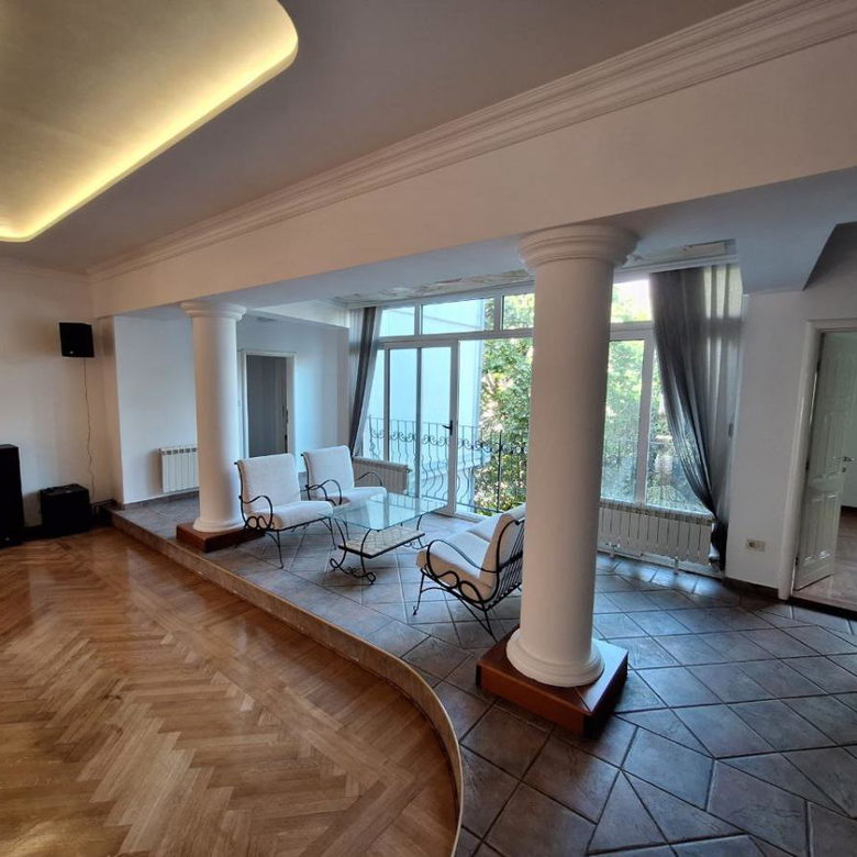 Četvorosoban stan na prodaju, Centar, Novi Sad, 213m², 532.500 €