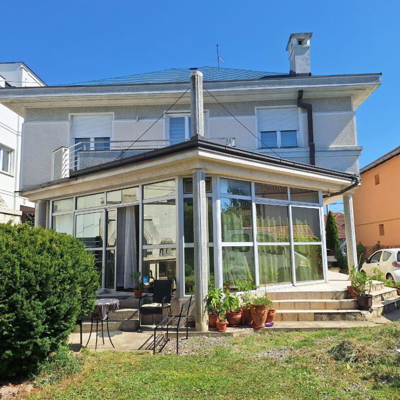 Kuća Prodaja Novi Sad  253 m2