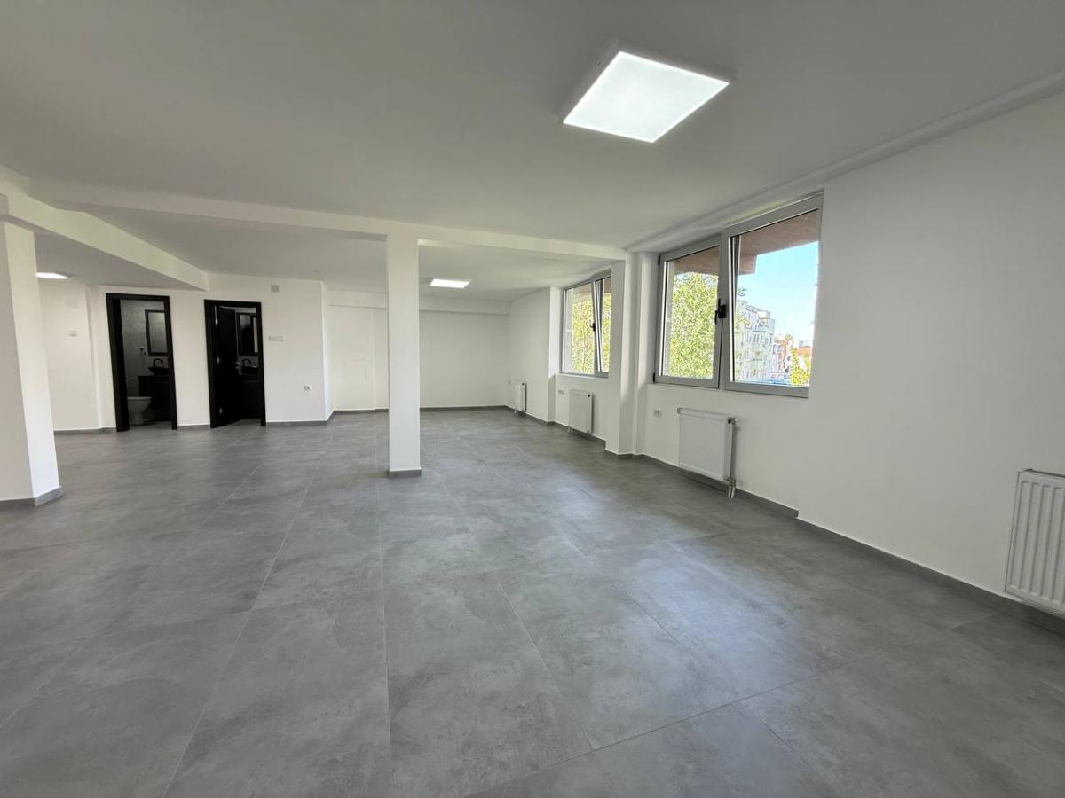 Lokal Izdavanje Novi Sad Bulevar Patrijarha Pavla 349 m2