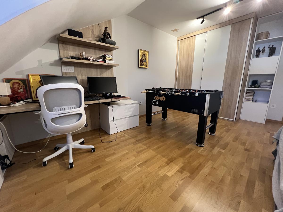 Četvorosoban stan na prodaju, Sajmište, Novi Sad, 111m², 277.500 €