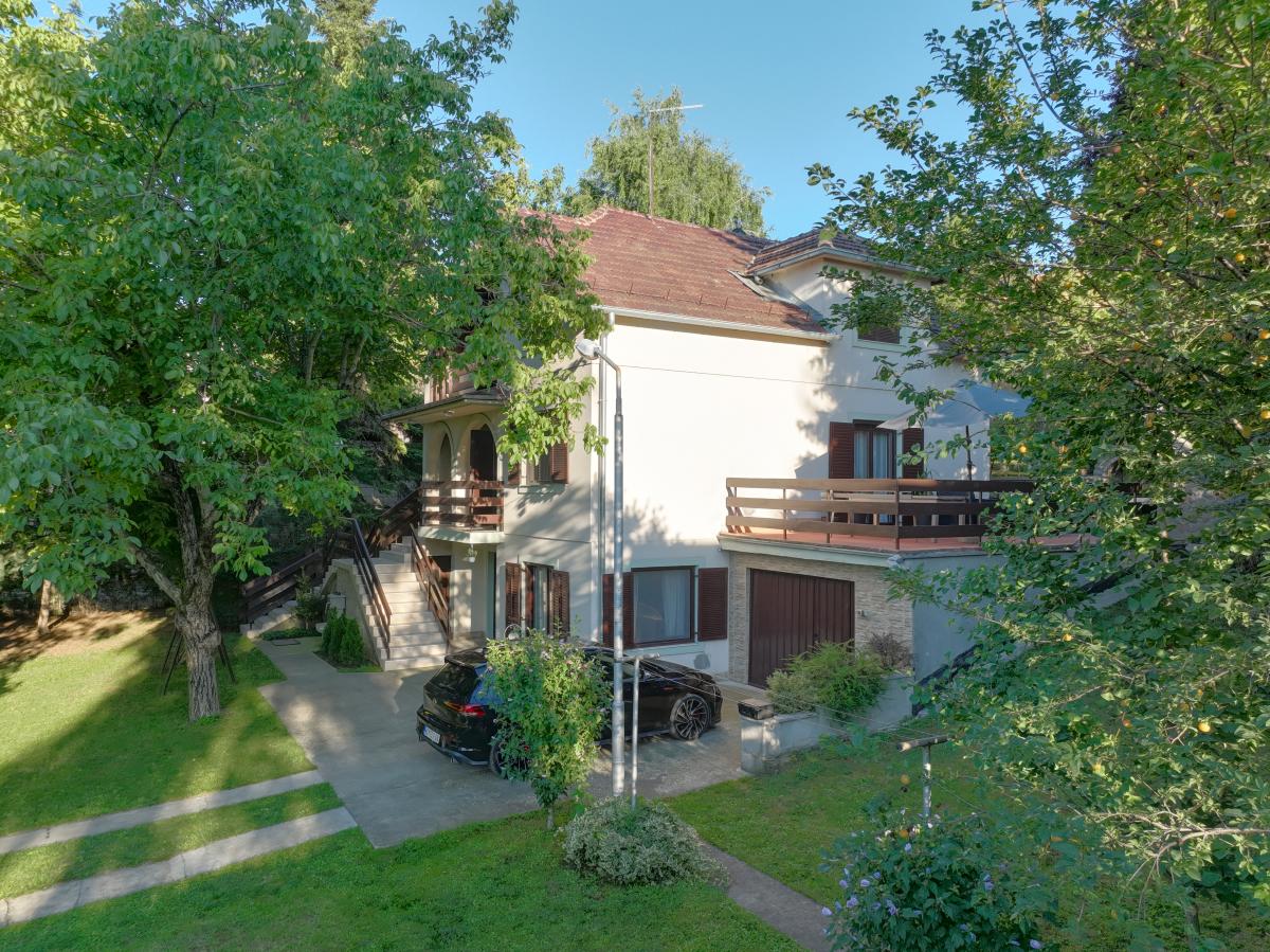 Kuća Prodaja Beočin  254 m2