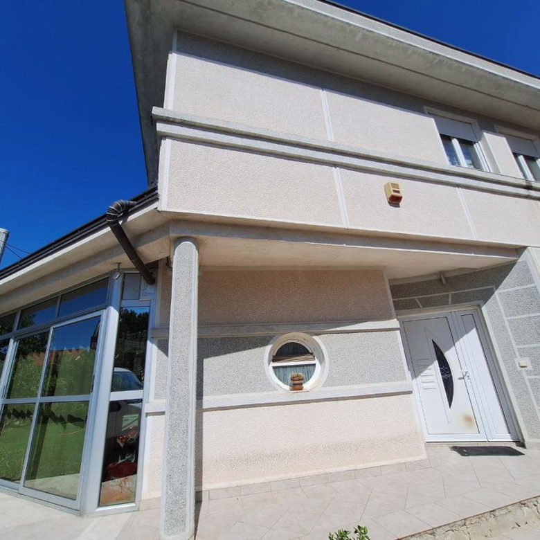 Kuća Prodaja Novi Sad  253 m2
