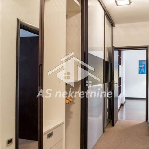 Četvorosoban stan za izdavanje, Trg Republike, Beograd, 87m², 1.600 €/mes