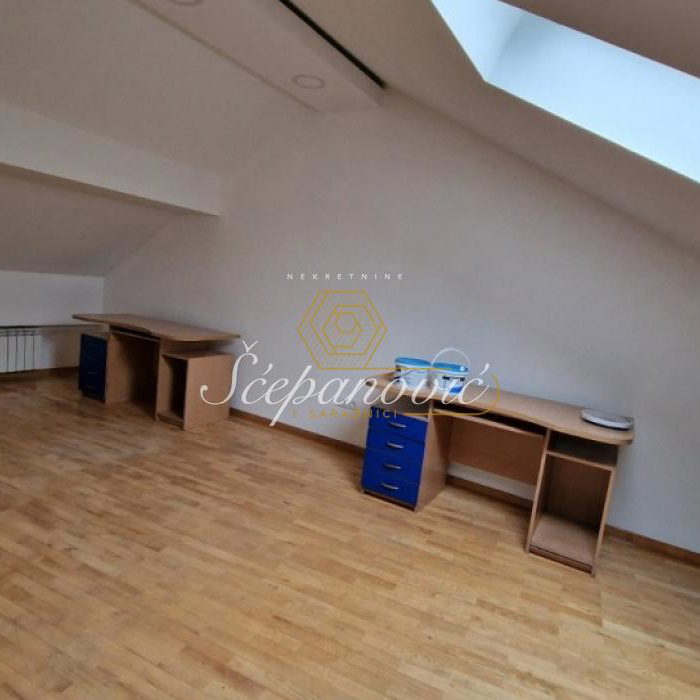 Lokal Izdavanje Novi Sad  92 m2