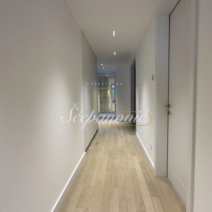 Četvorosoban stan za izdavanje, Krunska, Beograd, 163m², 3.500 €/mes