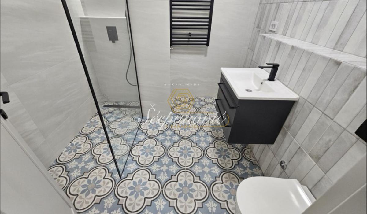Stan Prodaja Novi Sad  75 m2
