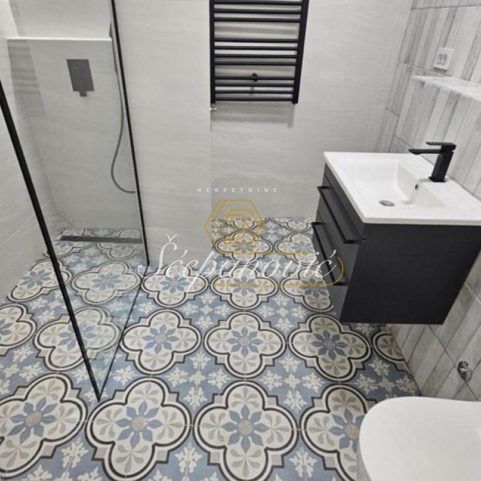 Stan Prodaja Novi Sad  75 m2